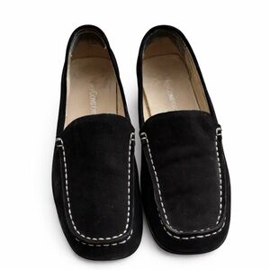 Vero Comfort Black Leather Slip-On Loafers White Stitching Women 7M Runs Narrow